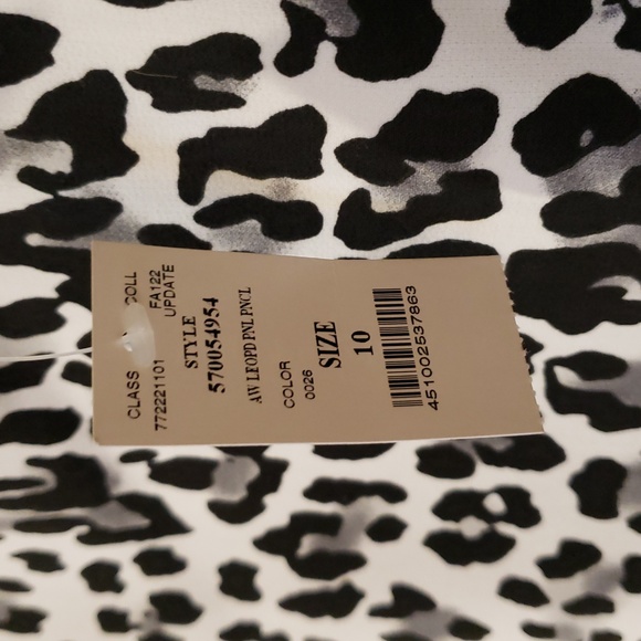 NWT White house black market size 10 stunning pencil skirt leopard accent - Picture 2 of 6